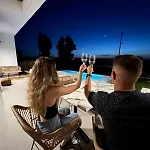 Aphrodite Luxury Suites-private Heated Pool & Jacuzzi