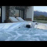 Villa Aphrodite Luxury Suites-private Heated Pool & Jacuzzi