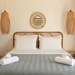 Aphrodite Luxury Suites-private Heated Pool & Jacuzzi