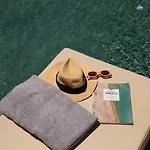 Villa Aphrodite Luxury Suites-private Heated Pool & Jacuzzi *