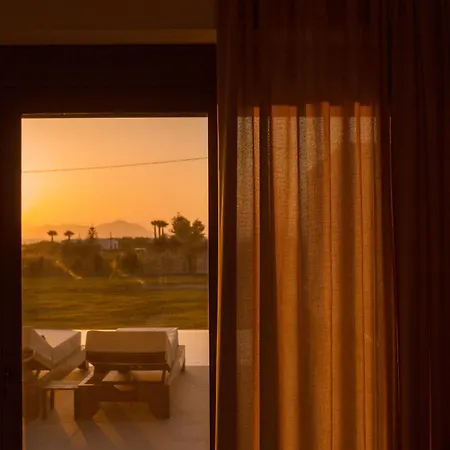 Aphrodite Luxury - Private Heated Pool & Jacuzzi *