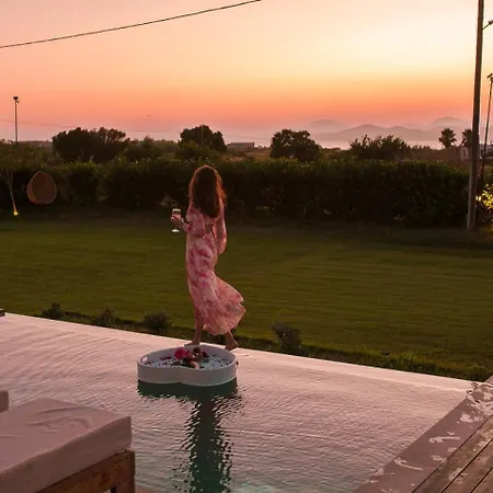 Aphrodite Luxury & Suites-private Heated Pool & Jacuzzi 코스 타운