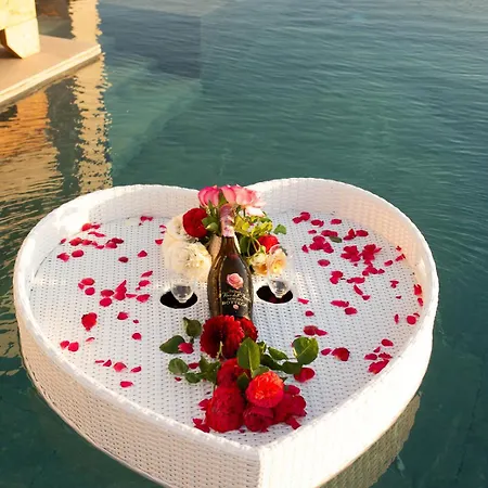 Aphrodite Luxury - Private Heated Pool & Jacuzzi *