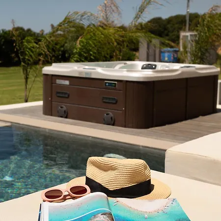 Aphrodite Luxury & Suites-private Heated Pool & Jacuzzi וילה