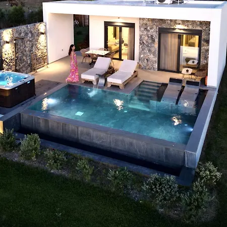 Aphrodite Luxury & Suites-private Heated Pool & Jacuzzi העיירה קוס