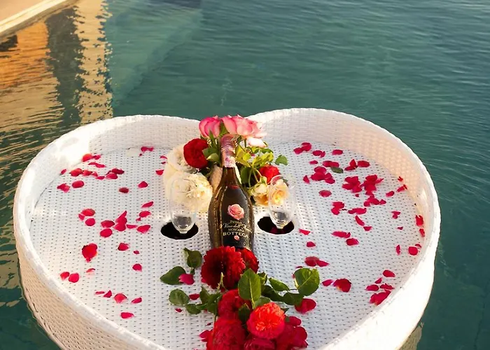 Aphrodite Luxury Suites, Private Heated Pool & Jacuzzi -romantic Escape For Couples *