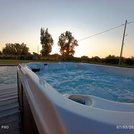 Aphrodite Luxury - Private Heated Pool & Jacuzzi *