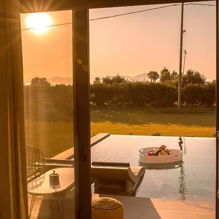 Aphrodite Luxury - Private Heated Pool & Jacuzzi 빌라