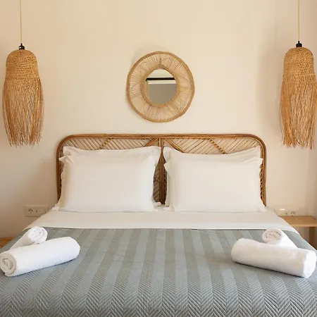 Aphrodite Luxury - Private Heated Pool & Jacuzzi