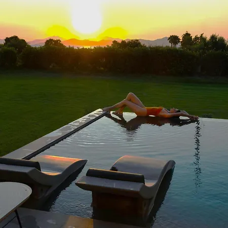 Aphrodite Luxury - Private Heated Pool & Jacuzzi 빌라 코스 타운