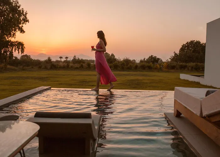 Aphrodite Luxury Suites, Private Heated Pool & Jacuzzi -romantic Escape For Couples