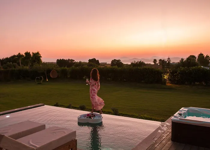 Aphrodite Luxury Suites, Private Heated Pool & Jacuzzi -romantic Escape For Couples