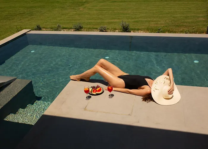 Aphrodite Luxury Suites, Private Heated Pool & Jacuzzi -romantic Escape For Couples